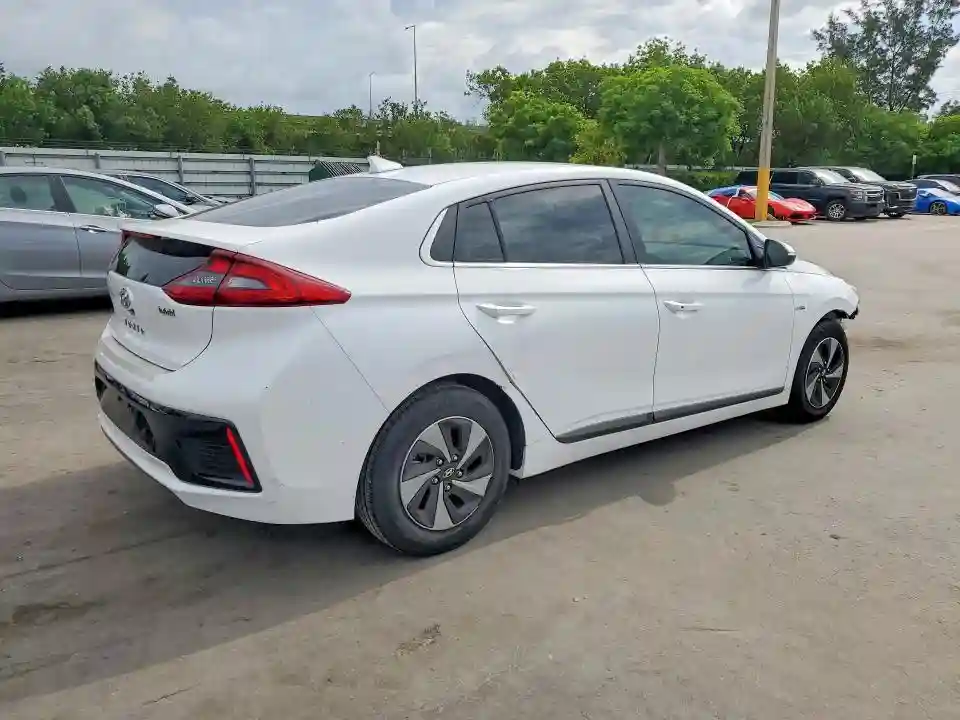KMHC75LC1HU028756 2017 HYUNDAI IONIQ-2