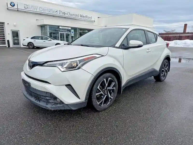 NMTKHMBX6JR021239 2018 TOYOTA C-HR-1