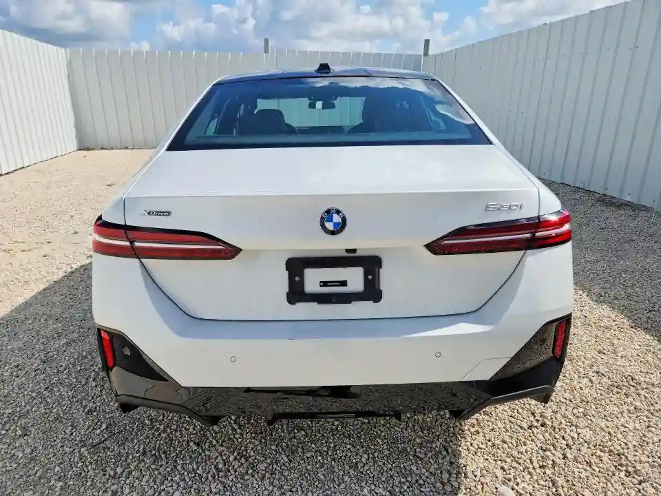 WBA53FJ09TCW44563 2026 BMW 5 SERIES-5