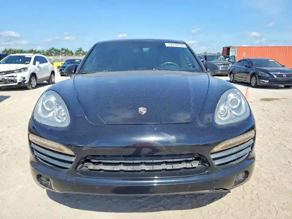 WP1AE2A24BLA92800 2011 PORSCHE CAYENNE-4