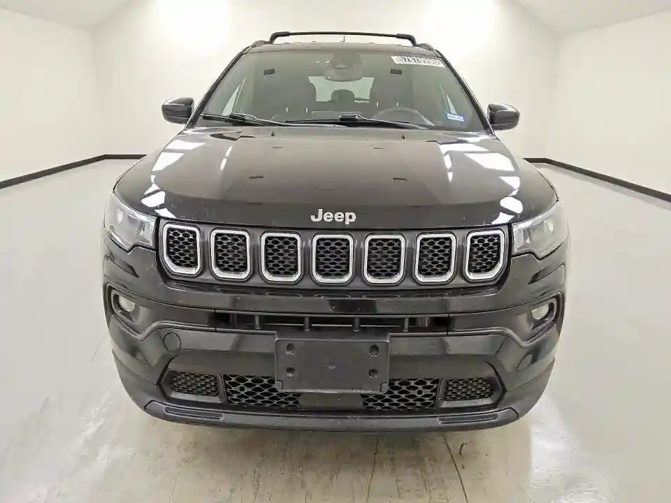 3C4NJDBN2PT501343 2023 JEEP COMPASS-4
