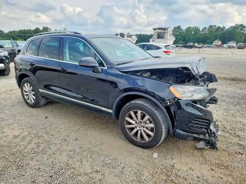 WVGFF9BP5BD000753 2011 VOLKSWAGEN TOUAREG-3
