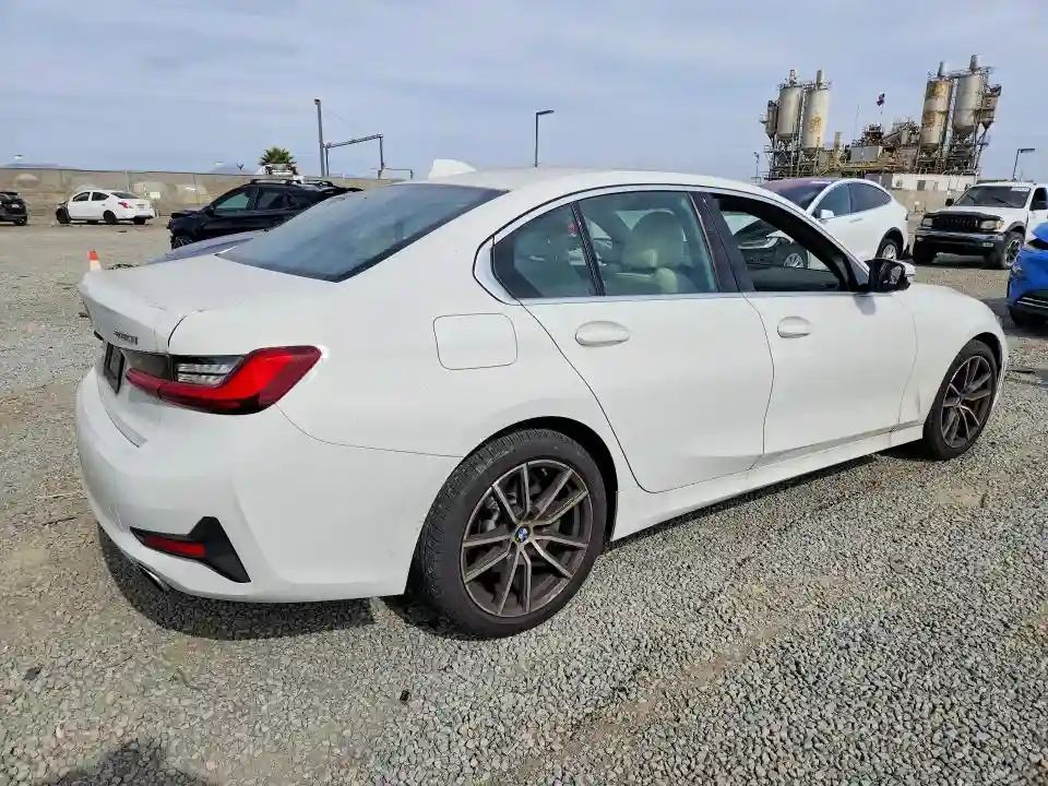 3MW5R1J05N8C36203 2022 BMW 3 SERIES-2