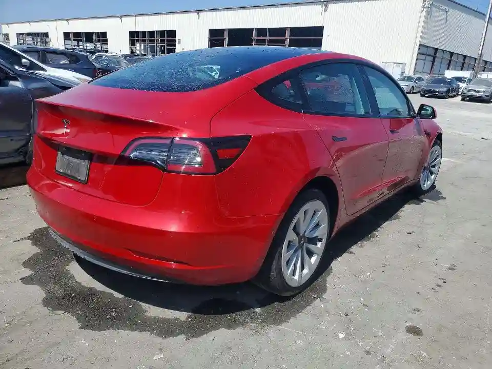 5YJ3E1EA8NF371051 2022 TESLA MODEL 3-2