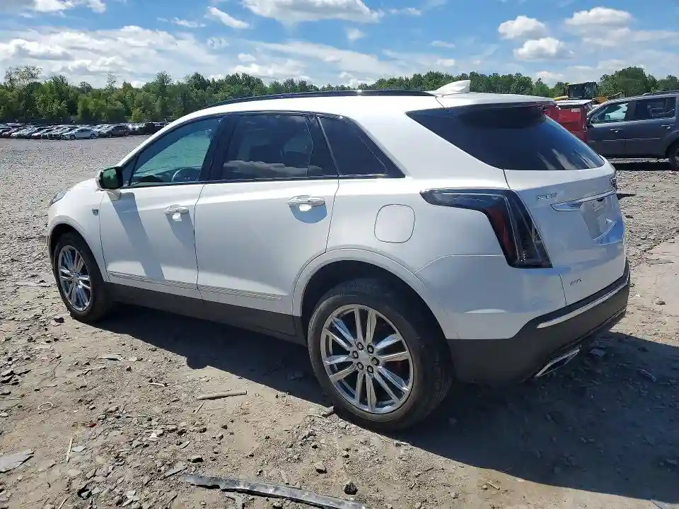 1GYKNGRS8NZ148885 2022 CADILLAC XT5-1