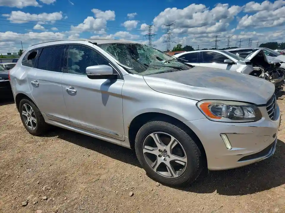 YV4902DZ9E2556327 2014 VOLVO XC60-3