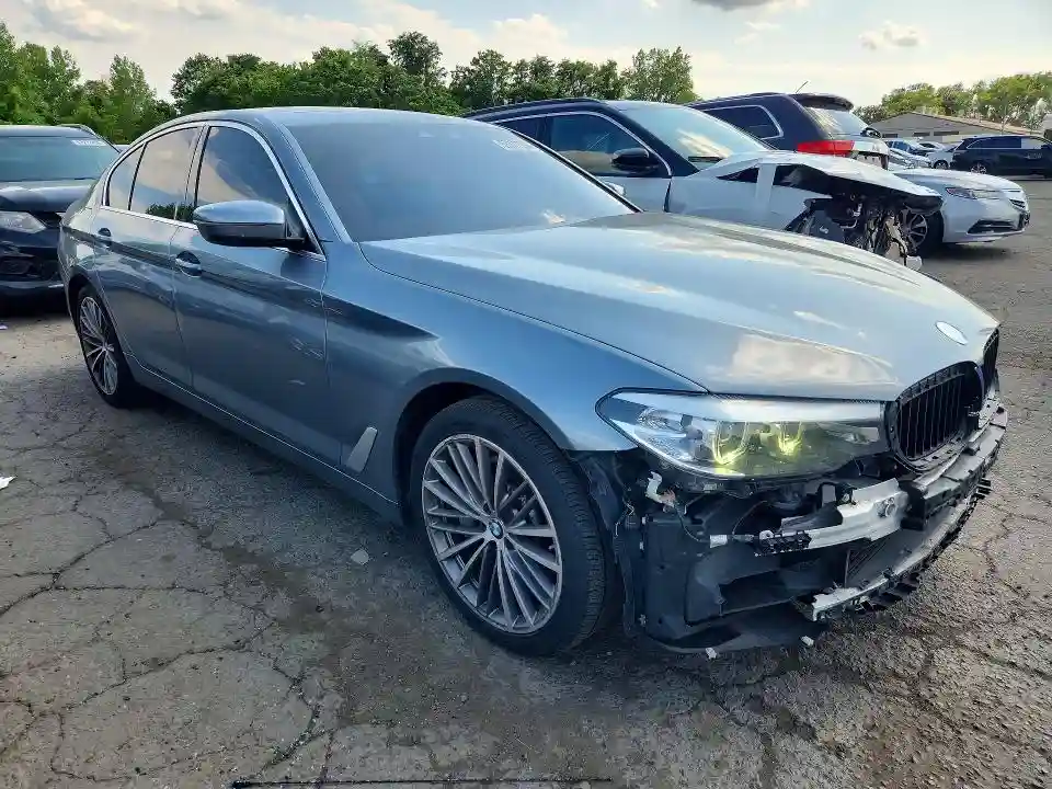 WBAJE7C52KWW21257 2019 BMW 5 SERIES-3