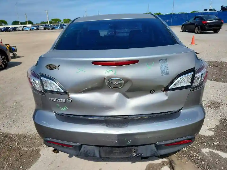 JM1BL1UF7B1497159 2011 MAZDA 3-5