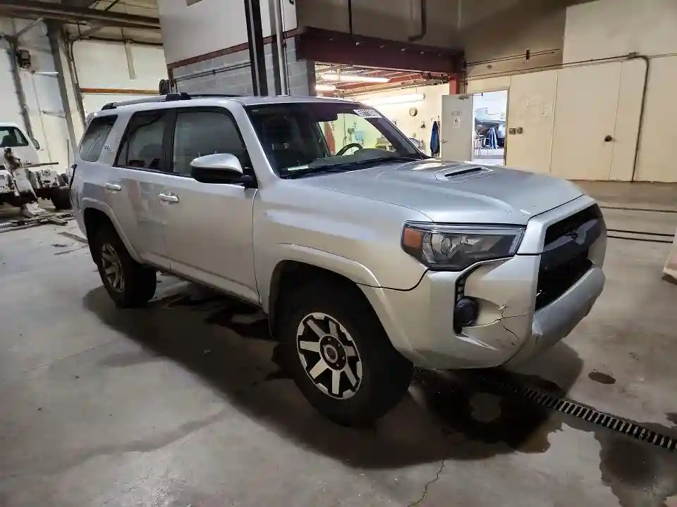 JTEBU5JR4J5604237 2018 TOYOTA 4RUNNER-3