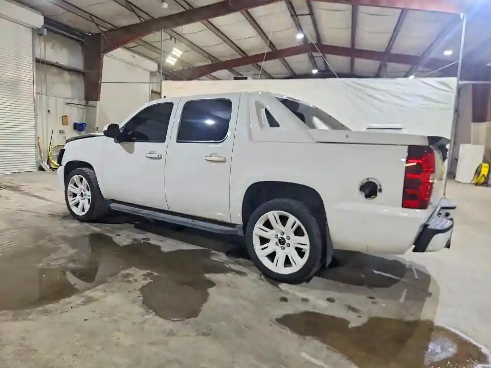 3GNVKEE05AG280363 2010 CHEVROLET AVALANCHE-1