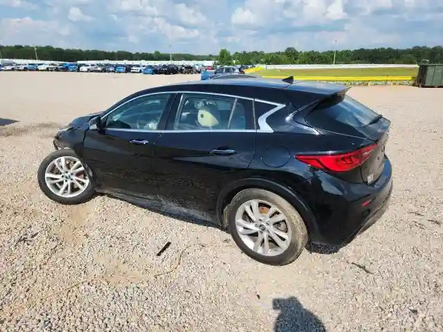 SJKCH5CPXJA044513 2018 INFINITI QX30-1
