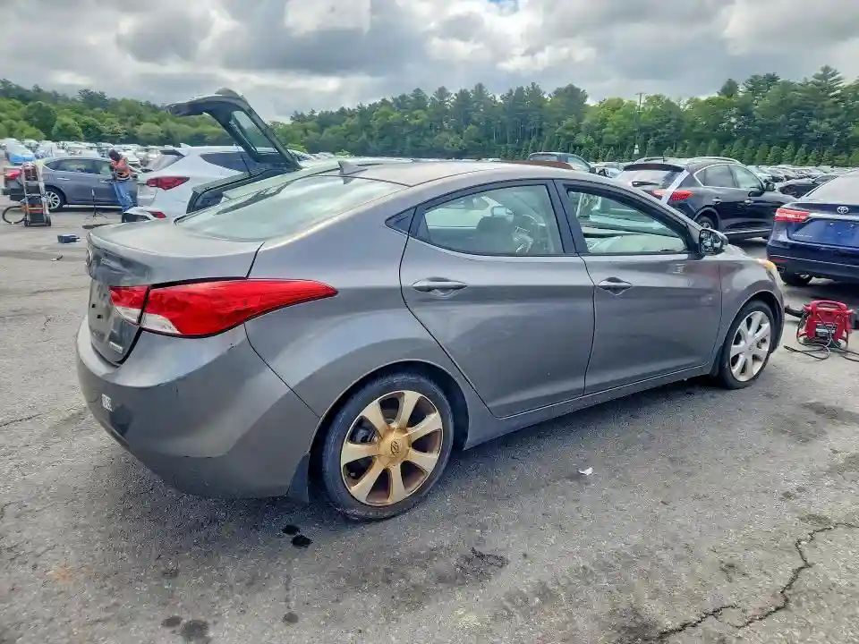 5NPDH4AE4DH161746 2013 HYUNDAI ELANTRA-2