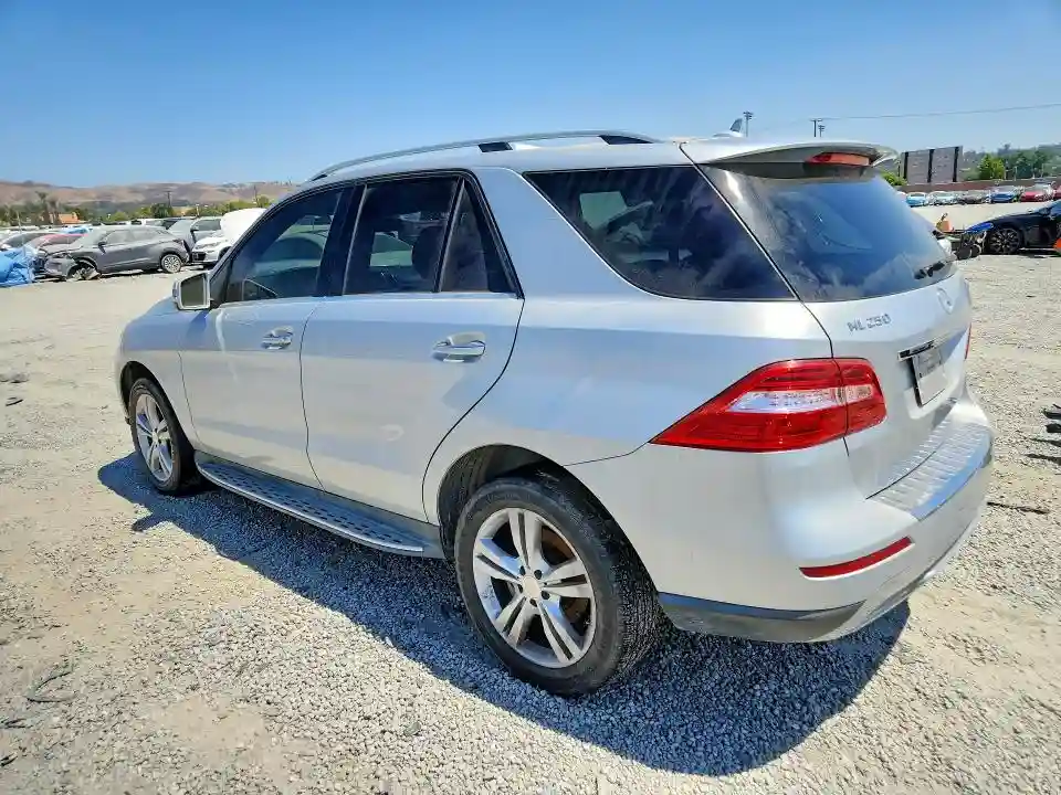 4JGDA0EB9FA520785 2015 MERCEDES-BENZ M-CLASS-1
