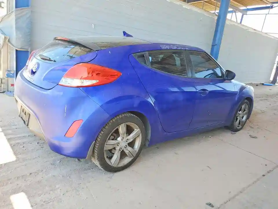 KMHTC6AD8CU082559 2012 HYUNDAI VELOSTER-2