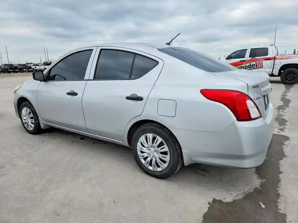 3N1CN7AP9JL862000 2018 NISSAN VERSA-1