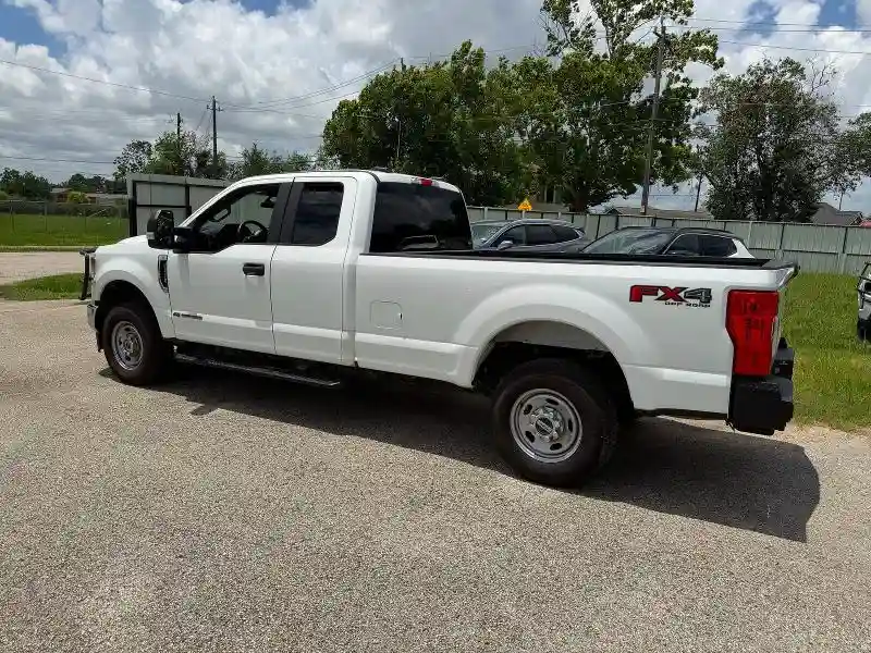 1FT8X2BT0NED76712 2022 FORD F250-2