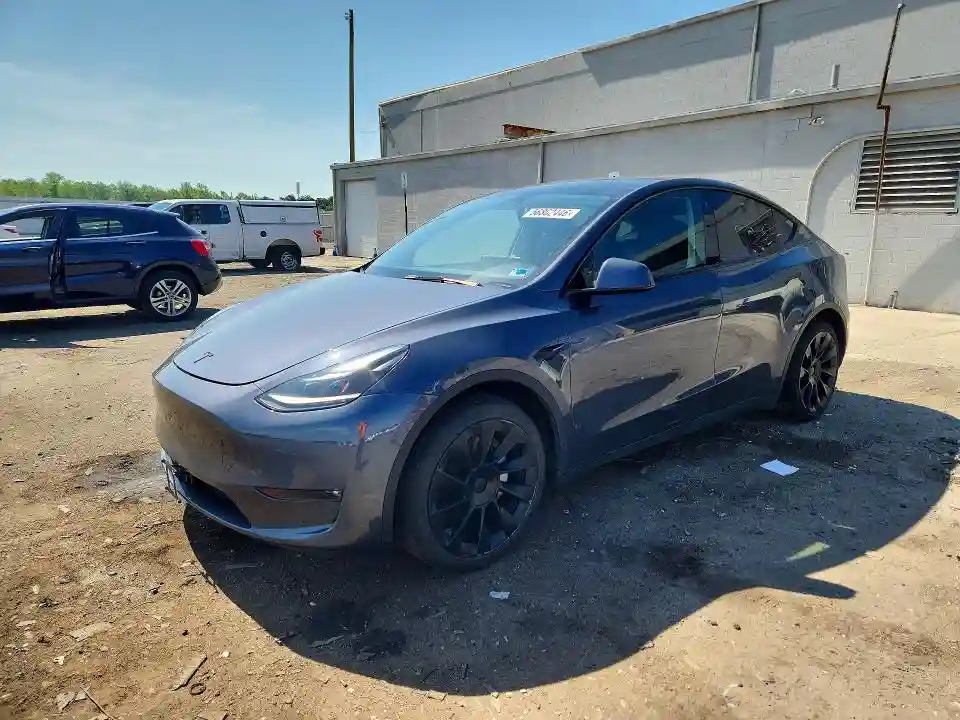 7SAYGDEE0PF608559 2023 TESLA MODEL Y-0