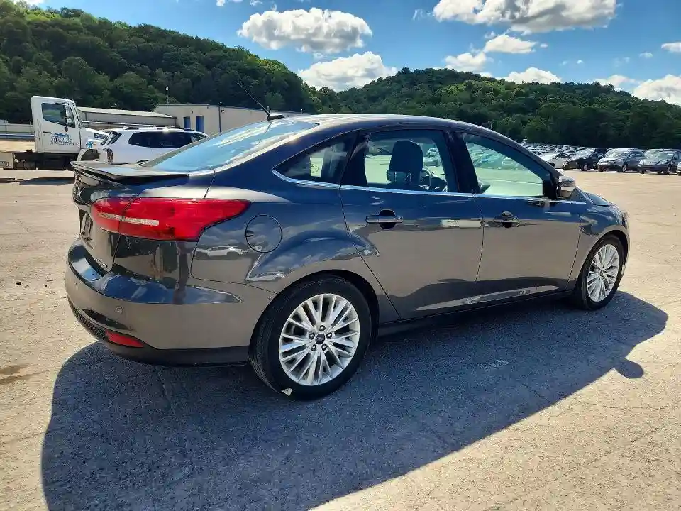 1FADP3J28HL260225 2017 FORD FOCUS-2