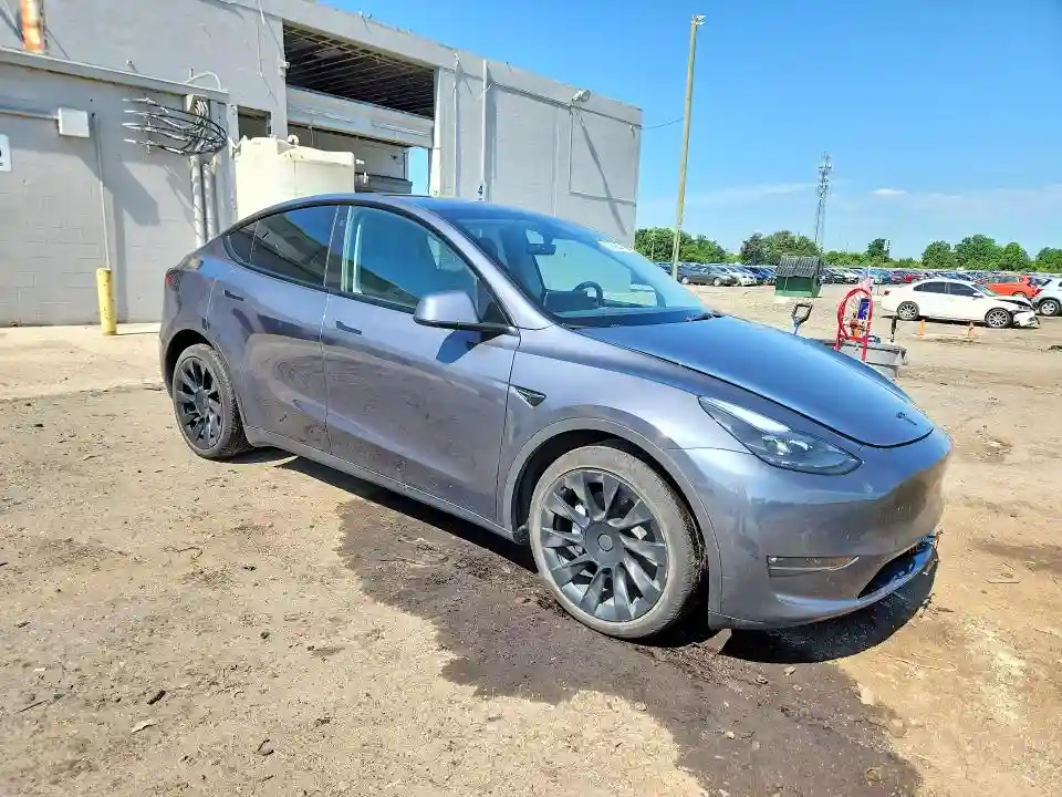 7SAYGDEE0PF608559 2023 TESLA MODEL Y-3