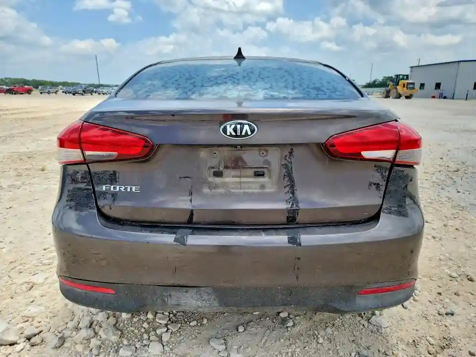 3KPFL4A76HE131957 2017 KIA FORTE-5