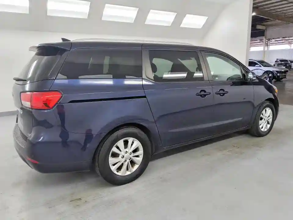 KNDMB5C19J6400635 2018 KIA SEDONA-2