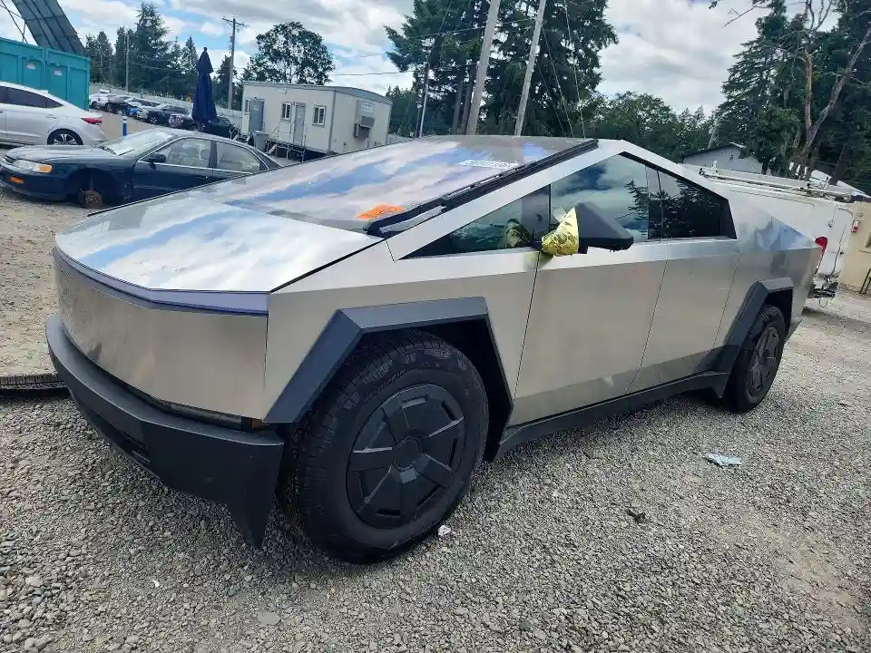 7G2CEHED7SA080047 2025 TESLA CYBERTRUCK-0