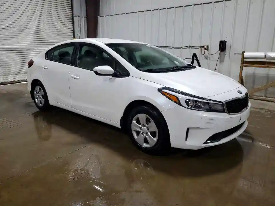 3KPFL4A72JE268500 2018 KIA FORTE-3