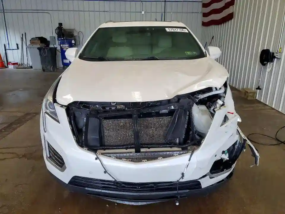 1GYKNBRS6HZ139741 2017 CADILLAC XT5-4