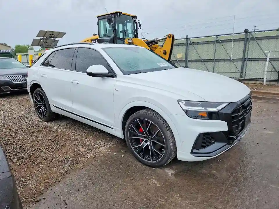 WA1EVBF11ND033652 2022 AUDI Q8-3