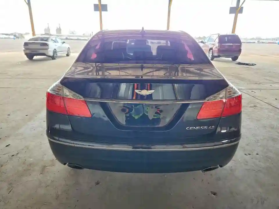 KMHGC4DF2BU121423 2011 HYUNDAI GENESIS-5