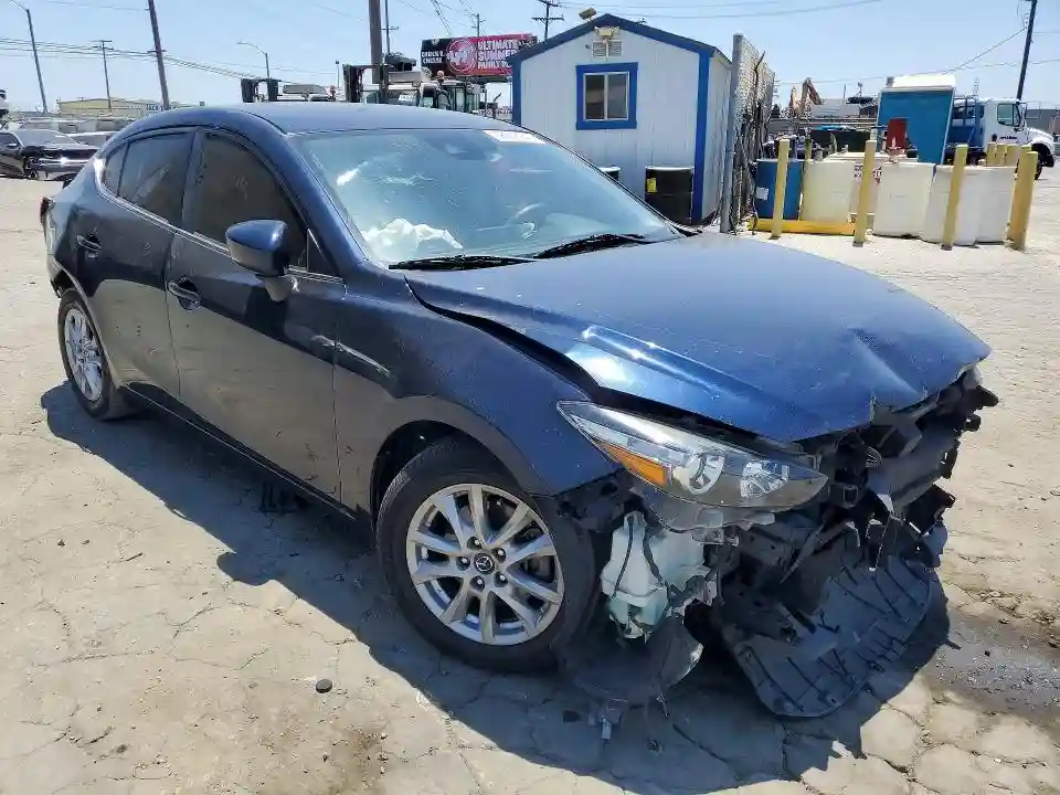 3MZBN1U78JM239640 2018 MAZDA 3-3