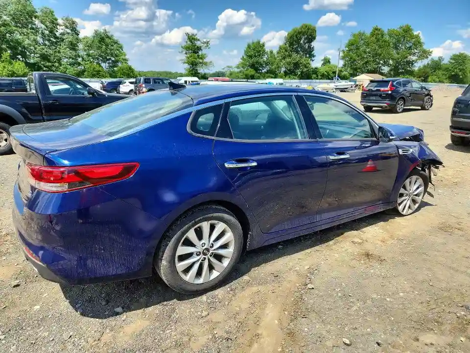 5XXGT4L36JG242231 2018 KIA OPTIMA-2