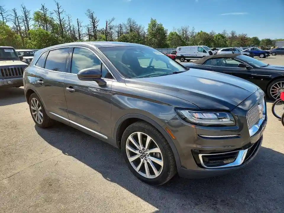 2LMPJ8K98KBL24188 2019 LINCOLN NAUTILUS-3