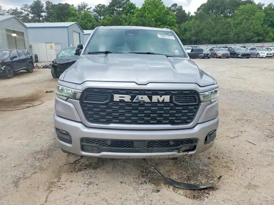 1C6SRFFP7SN735366 2025 RAM 1500-4
