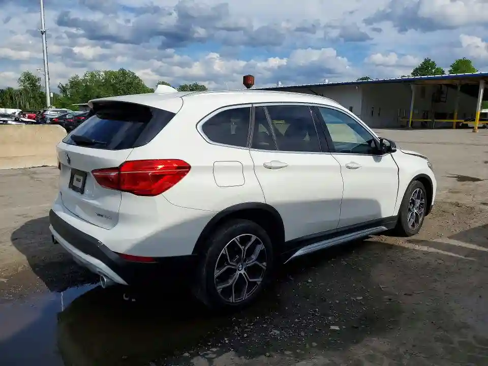 WBXJG9C01L5P78043 2020 BMW X1-2