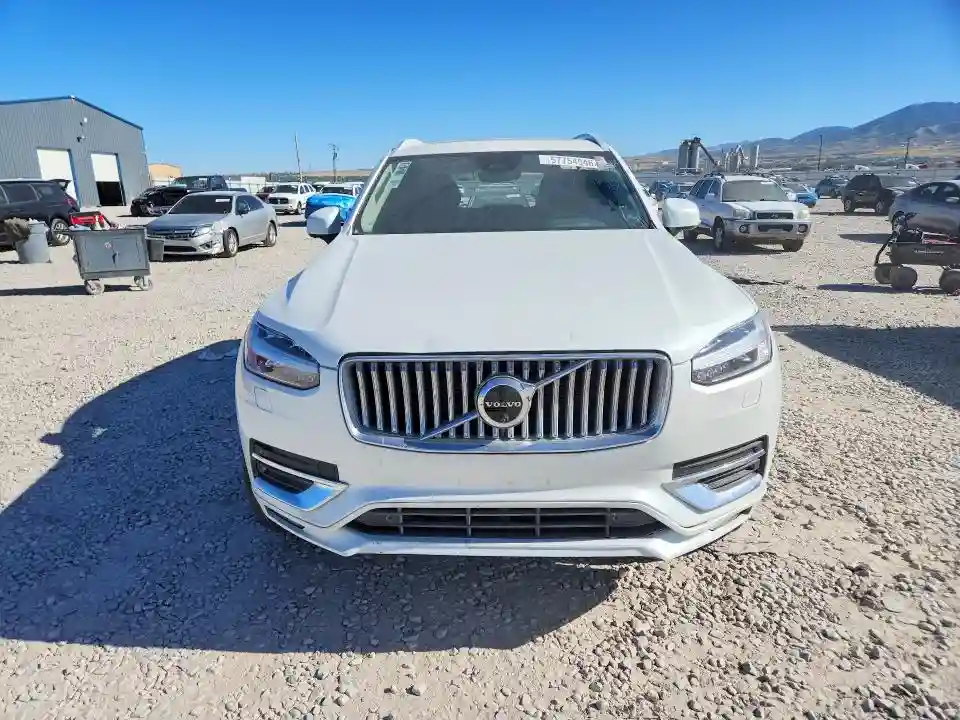 YV4062PE2S1303139 2025 VOLVO XC90-4