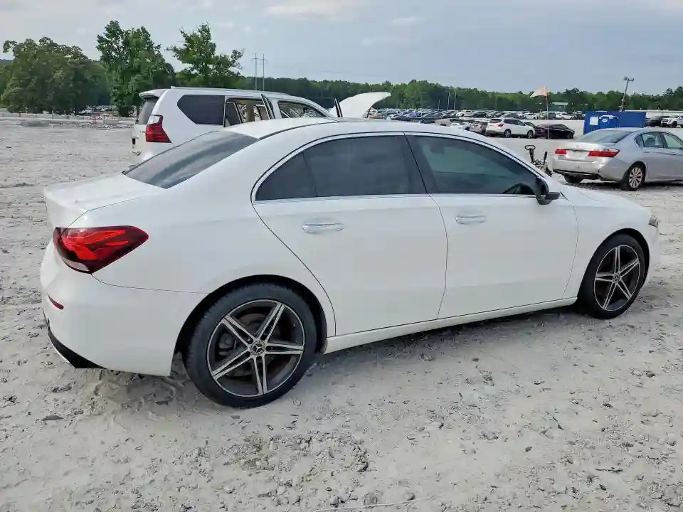 WDD3G4EB4KW035429 2019 MERCEDES-BENZ A-CLASS-2