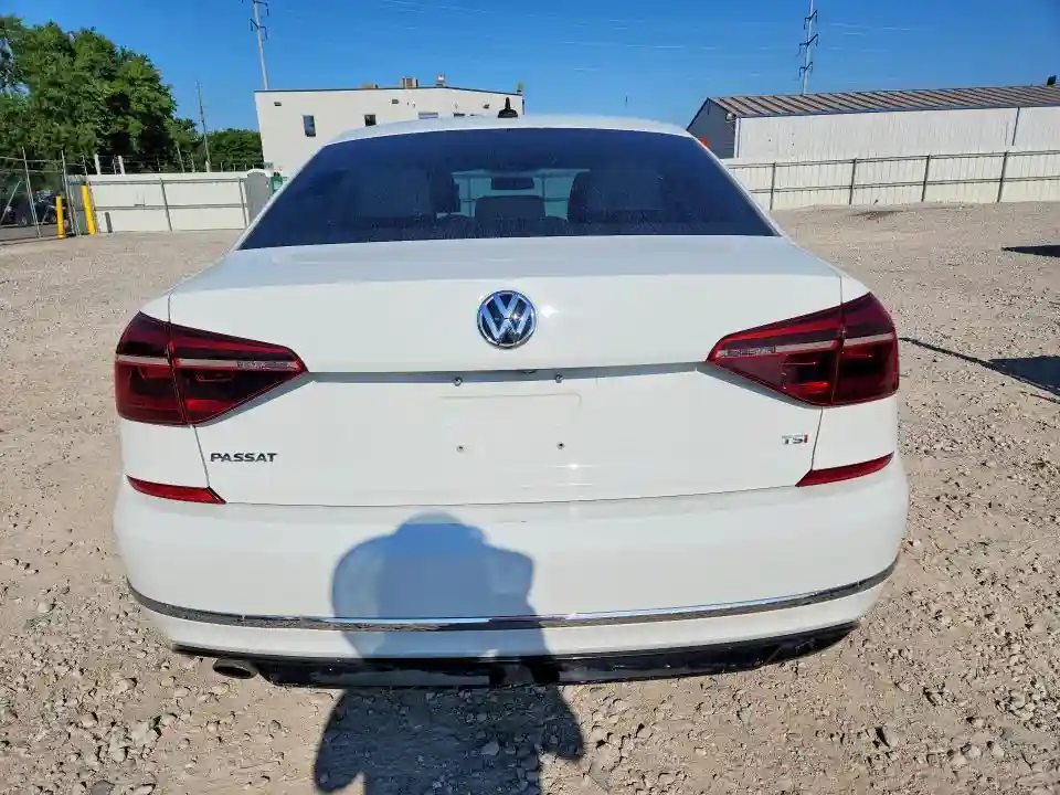 1VWAA7A39JC036706 2018 VOLKSWAGEN PASSAT-5