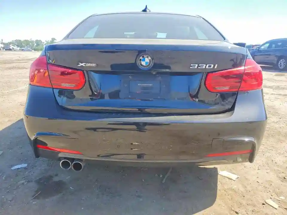 WBA8D9G5XJNU66985 2018 BMW 3 SERIES-5