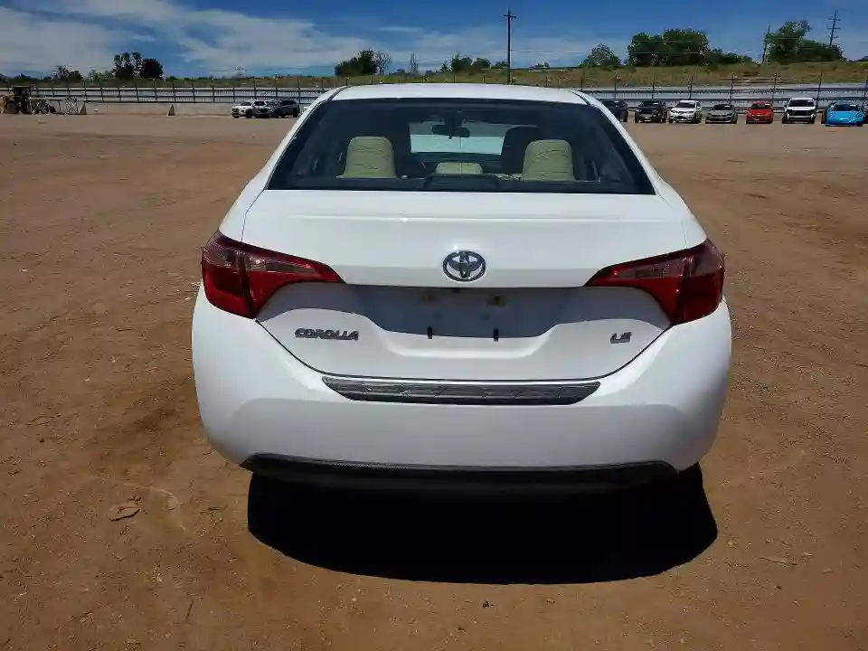 5YFBURHE2JP848700 2018 TOYOTA COROLLA-5