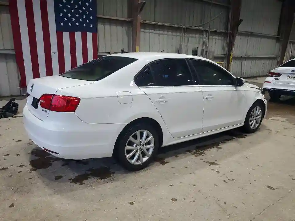 3VWDX7AJ6DM373024 2013 VOLKSWAGEN JETTA-2