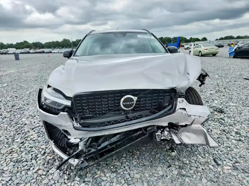 YV4M12RJ3S1111920 2025 VOLVO XC60-4