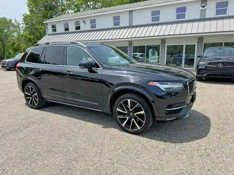YV4A22PKXJ1359429 2018 VOLVO XC90-0