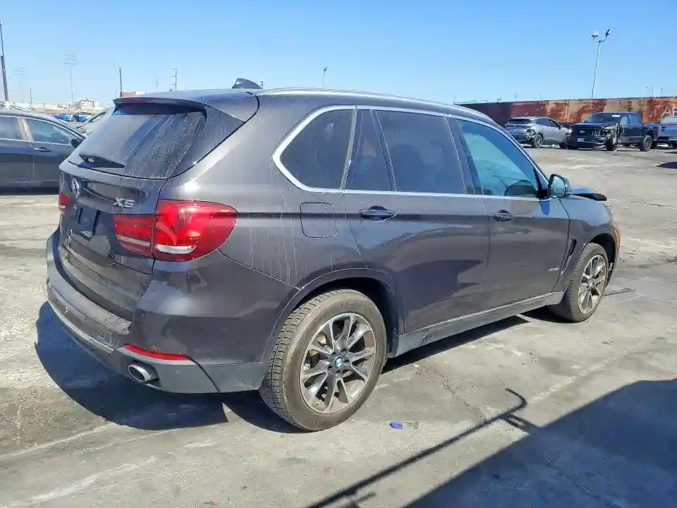 5UXKR0C38H0V72075 2017 BMW X5-2