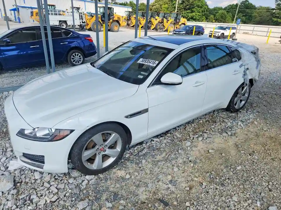 SAJBS4FX7JCY54340 2018 JAGUAR XF-0