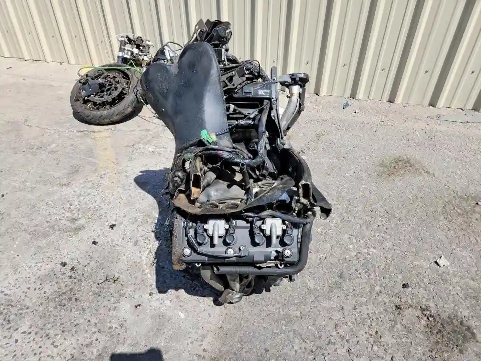 JYARN23E1AA007588 2010 YAMAHA YZF1000-1
