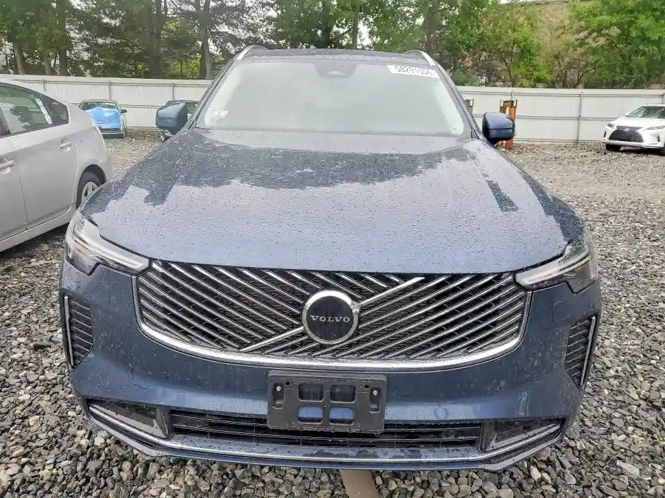 YV4M12PJXT1470038 2026 VOLVO XC90-4