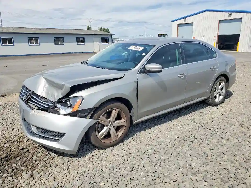 1VWBN7A34DC145281 2013 VOLKSWAGEN PASSAT-0