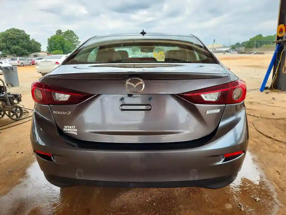 3MZBN1V33JM240013 2018 MAZDA 3-5