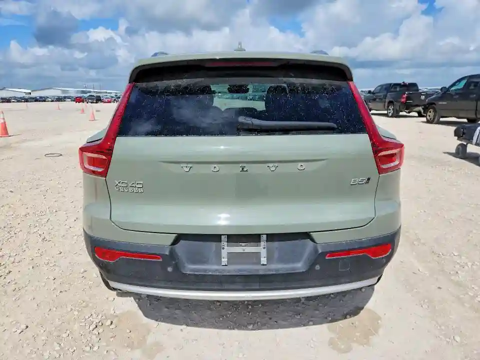 YV4L12UE4S2461637 2025 VOLVO XC40-5